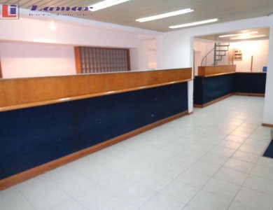 AMPLIO LOCAL COMERCIAL EN RECONOCIDA GALERIA