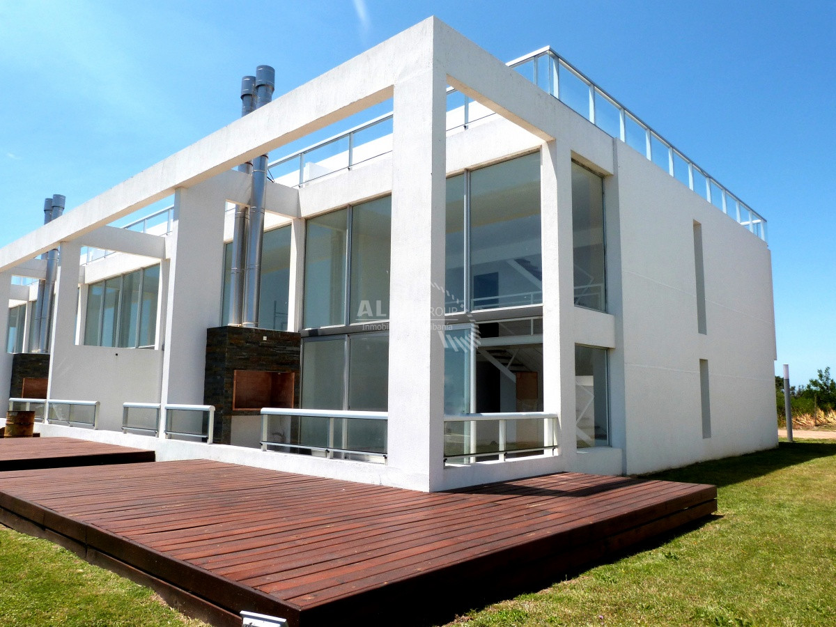 Lomo de la Ballena - GoPunta - Portal Inmobiliario de Punta del Este - Maldonado