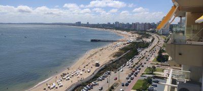 Apartamento frente al mar en Punta del Este, venta,mansa!