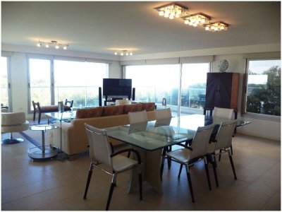 Apartamento en Punta del Este, Brava