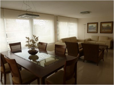 Apartamento en Brava, 4 dormitorios *