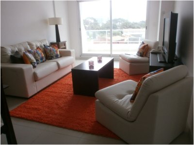 AIDY GRILL- PLAYA BRAVA A POCOS METROS DEL MAR 