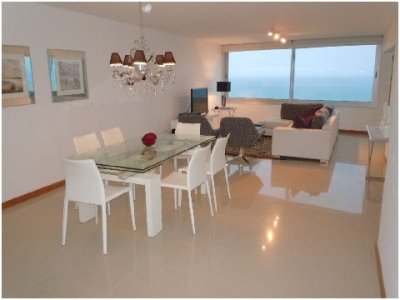 Apartamento en Brava, 3 dormitorios *