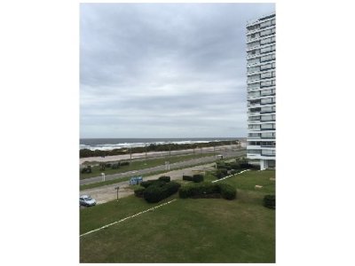 Apartamento en Brava, 3 dormitorios *