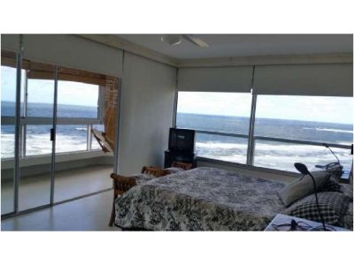 Apartamento en Brava, 3 dormitorios *