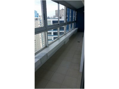 Apartamento en Brava, 3 dormitorios *