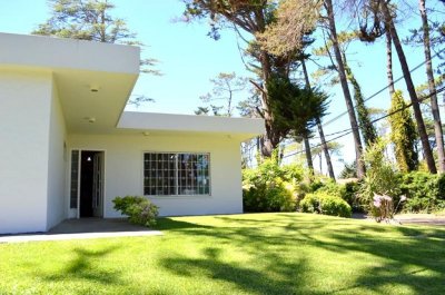 Hermosa casa con gran vista a espacios verdes