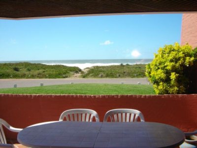 Departamento venta 3 dorimtorios y servicio, Manantiales, Uruguay