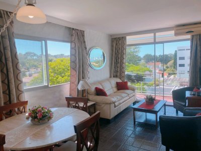 Venta Departamento 2 Dormitorios, Playa Mansa, Punta Del Este, Uruguay  