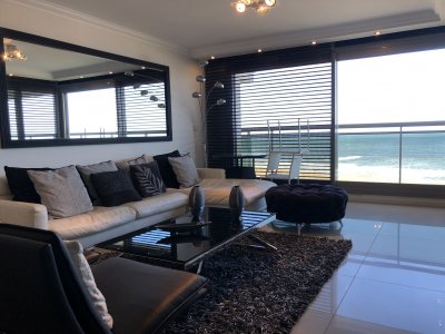 Excelente apartamento en alquiler en torre de categoría con todos los amenties
