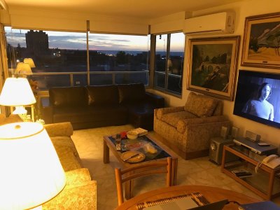 Deparatamento en venta de 2 dormitorios con dependencia de servicio Punta del Este, Uruguay