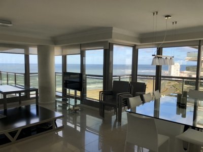 Apartamento en venta en Imperiale primera línea en Punta del Este, Uruguay