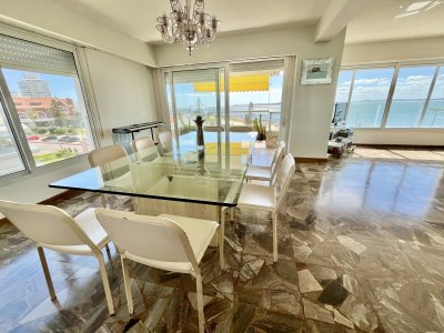 Departamento de 3 dormitorios en venta, Playa Mansa, Punta del Este, Uruguay