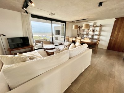 Espectacular penthouse en alquiler en Manantiales, dos dormitorios, parrilla, Uruguay