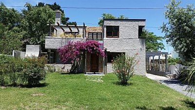 Casa en venta con renta 3 dormitorios, El Tesoro, La Barra