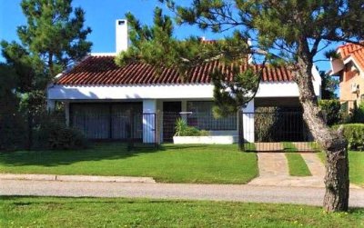 Casa en Venta en Playa Mansa, Punta del Este, Uruguay