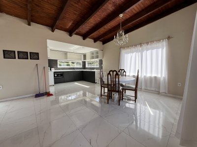 VENDE YA!!!!CASA 3 DORMITORIOS PUNTA BALLENA