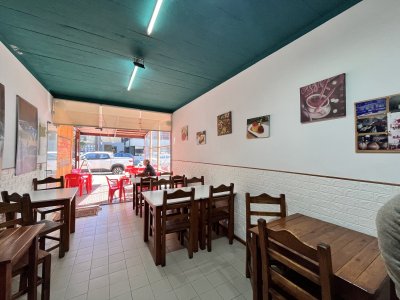 Venta local punta del este con renta