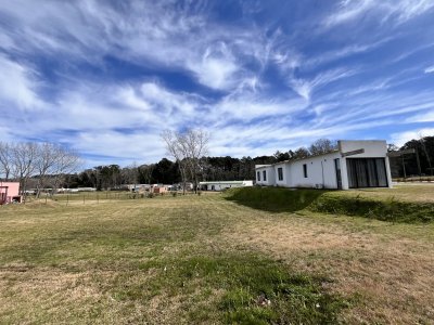 Venta terreno 1300 metros en Barrio Privado Zona lussich
