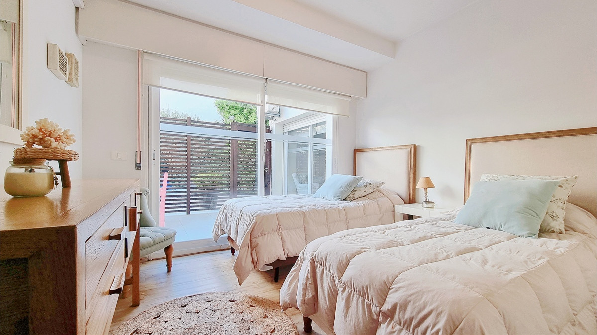 Imagen de Apartamento moderno en Peninsula, 3 dormitorios, parrillero, garage doble. Planta Baja.