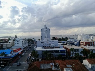 Departamento en alquiler en plena Península, a pasitos del mar.