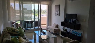 Apartamento en Torre Full Amenities en el corazón de Punta!