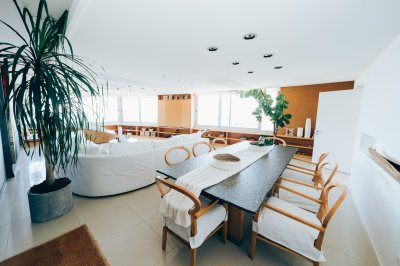 Apartamento en Brava, 4 dormitorios *