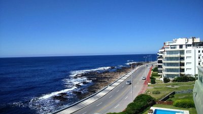 Departamento en alquiler en la Península a mts de playa El Emir.