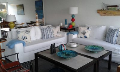 Super opurtidad de compra frente al mar en playa Brava-