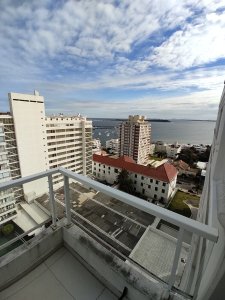 Apartamento en LuxTower, 2 Dormitoritos, 2 Baños con muy buena vista