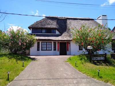 Casa en venta en Altos del Pinar.