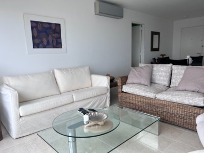 Apartamento Roosevelt - 3 dor, balcon mas terraza con parrillero uso exclusivo. 