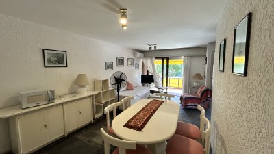 Apartamento 1 dormitorio y medio en plaza mexico