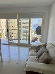 Espectacular departamento en torre de renombre en punta del este