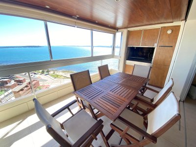 Apartamento con excelente vista plena a playa mansa 