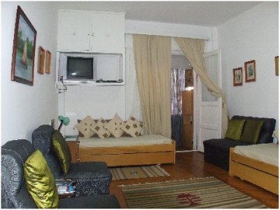 Apartamento monoambiente en Peninsula,  muy buena ubicacion, a 50 m de la playa brava. Consulte !!!!!!!