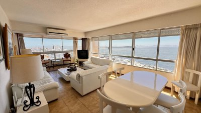 Apto en Torre Gattas -3 dor, 3 Baños, Balcón con vista a la playa mansa y brava. 