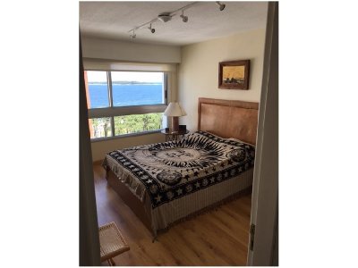 Espectacular departamento a metros de playa mansa