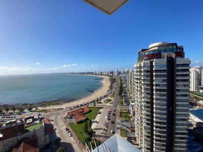 Apto en Torre Gattas - 3 dor, 3 Baños ( 2 en suite), Balcon con vista a la playa mansa y brava. En una excelente Ubicacion. Consulte!!!!! por alquiler