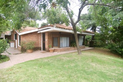 Casa en Barrio Monaco - cerca de los entornos comerciales