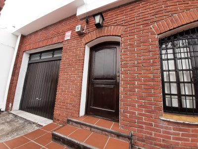 Muy linda Casa en San Carlos PLENO CENTRO! CONSULTENOS