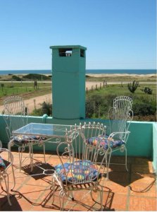 Casa a metros de la ruta y del mar.