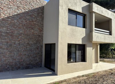 Casa en Altos del Pinar - Maldonado