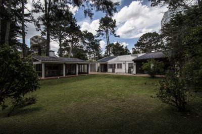 Encantadora casa en mansa, ideal para todo el año, consulte!