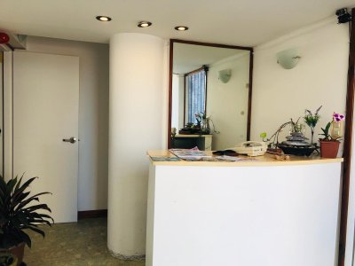 Oficina en Punta del este, ideal para estudio o consultorio!!! 