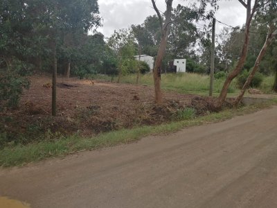 Terreno esquina en Playa Hermosa a 400 metros del mar.