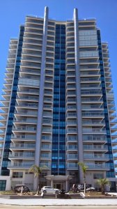 Apartamento a 100 metros del mar, primeras paradas Playa mansa