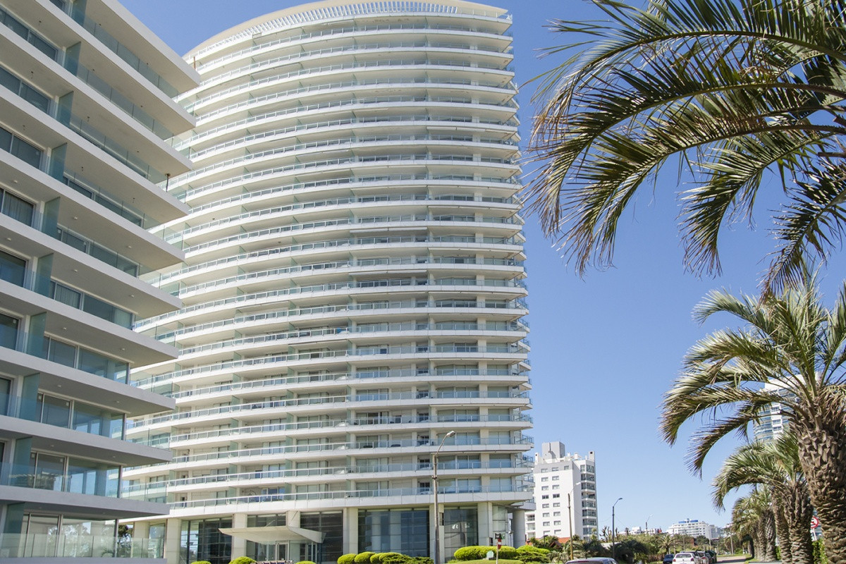 SEASONS TOWER
