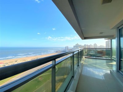 Apartamento en 1a linea playa brava, excelente vista 4+1 dormitorio