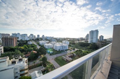 Apartamento de 2 dormitorios en Playa Brava, Punta del Este. 